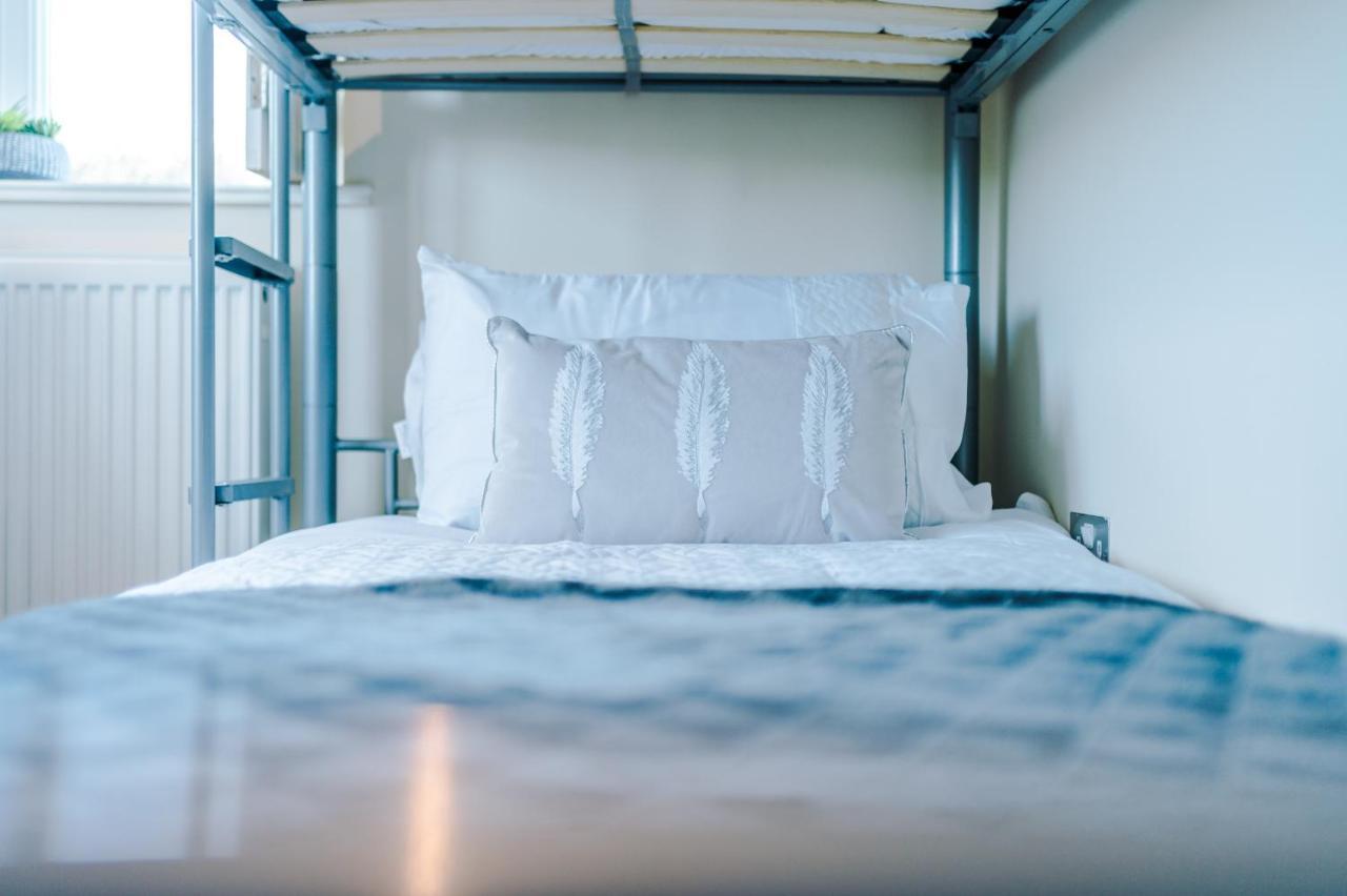 "Woodlands" By Greenstay Serviced Accommodation - Luxury 3 Bed Cottage In North Wales With Stunning Countryside Views & Parking - Close To Glan Clwyd Hospital - The Perfect Choice For Contractors, Business Travellers, Families And Groups Bodelwyddan エクステリア 写真